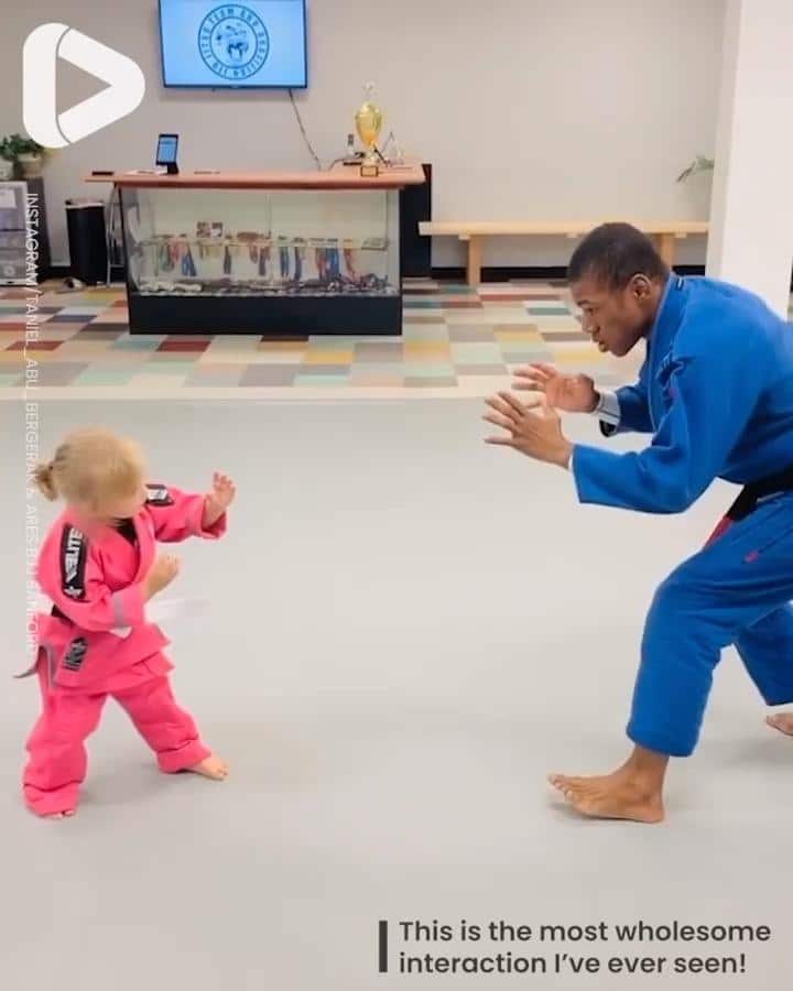 Jiu Jitsu Instructor Lets Adorable Little Girl Beat Him