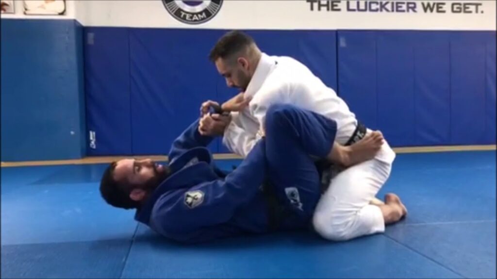 Jorge Britto teaches an armdrag from the closed guard in Jiu-Jitsu