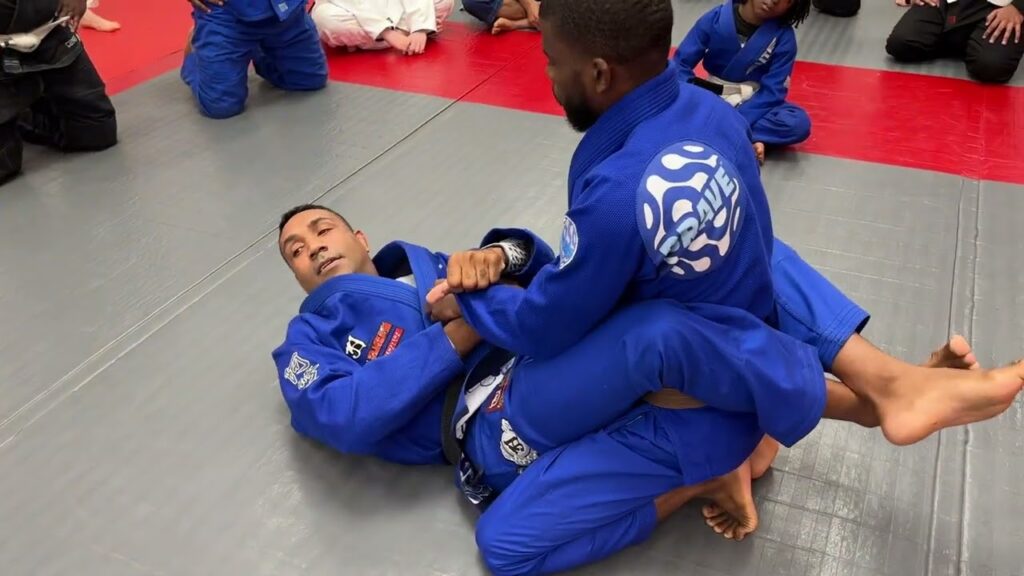 Juji-gatame Drill from Closed Guard with Grip Variation - Denilson Pimenta