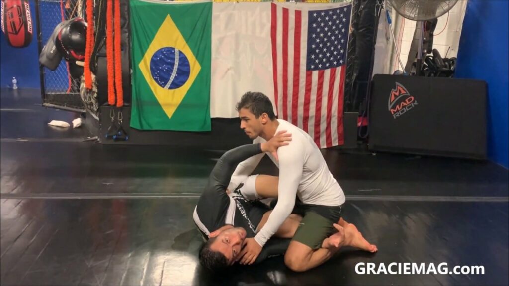 Julio Viotti ensina saída da meia guarda com duas finalizações no Jiu-Jitsu
