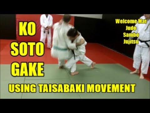 KO SOTO GAKE USING TAISABAKI MOVEMENT