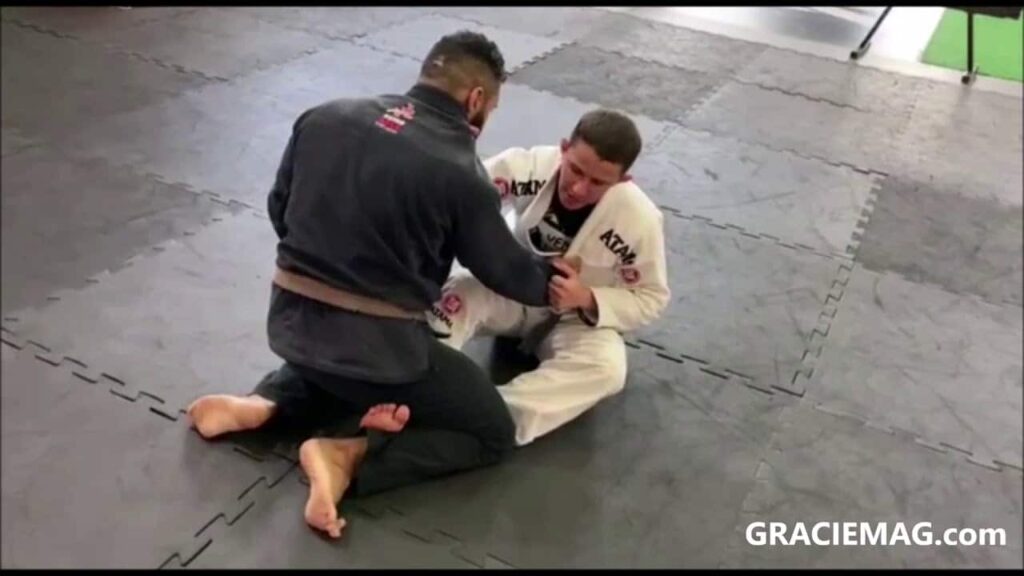 Kaue Cavassani ensina armadilha da guarda de gancho no Jiu-Jitsu