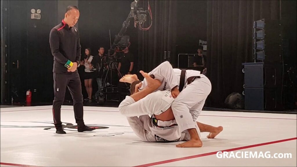 Kaynan Duarte ensina você a passar a guarda emborcando no Jiu-Jitsu