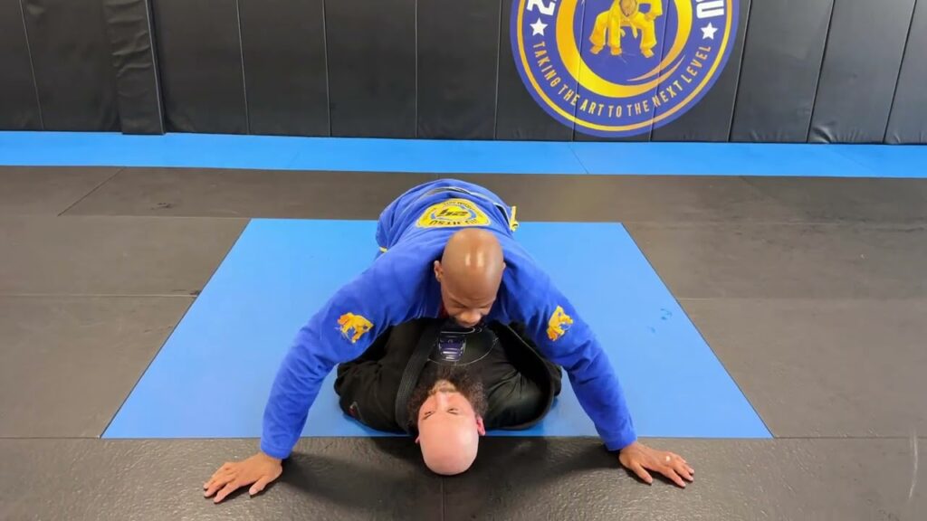 Killing the Hip Frame in Mount