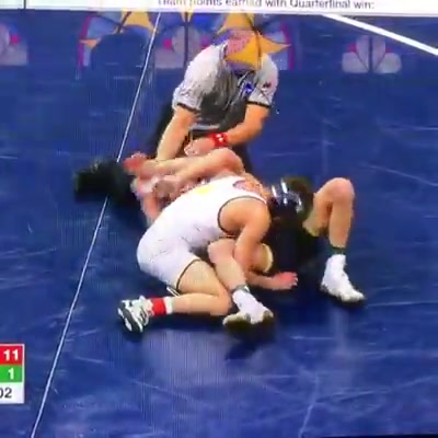 Kimura-Crucifix in NCAA Wrestling Match!