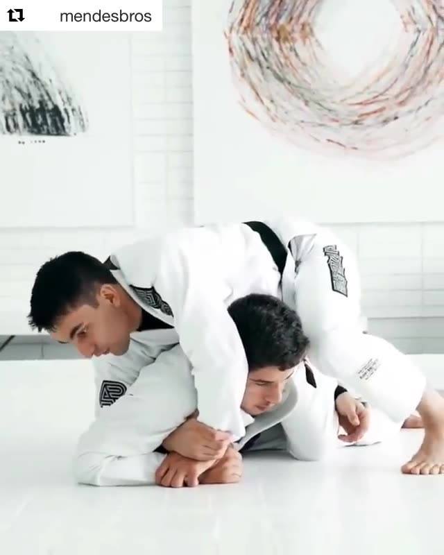 Kimura trap from knee slice pass