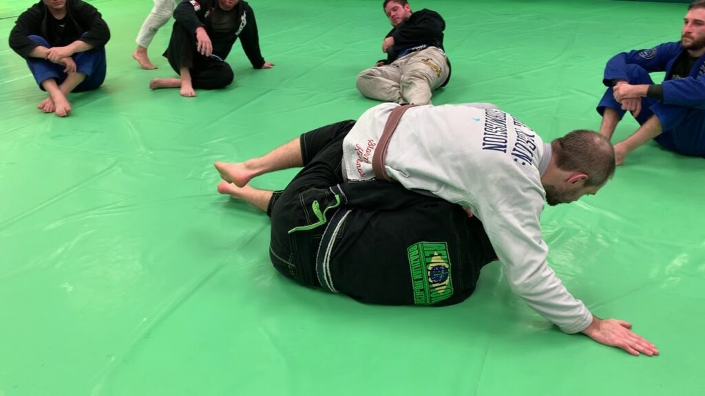 Knee Cut Guard Pass Defense:  Coming out the Back Door