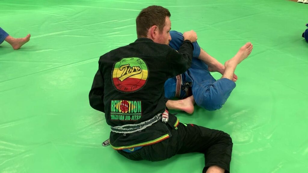 Knee Shield Sweep (Pants Grip)