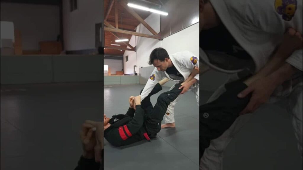 Knowing When to Transition Grips in BJJ