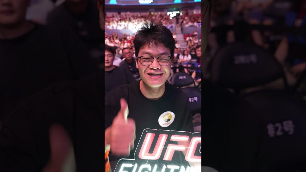 LCSIGN Tony is in the building 💡🎆 #UFCShanghai
