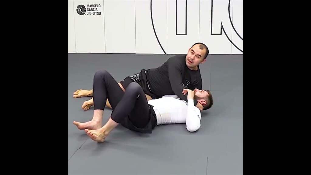 LEG KICK SWEEP with COLLAR TIE - Marcelo Garcia