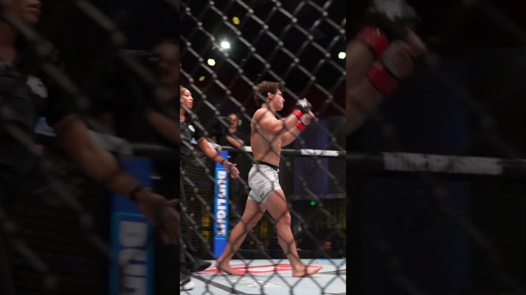 LETS GOOOO!! Austin Bashi first round submission π€ #ufcvegas108