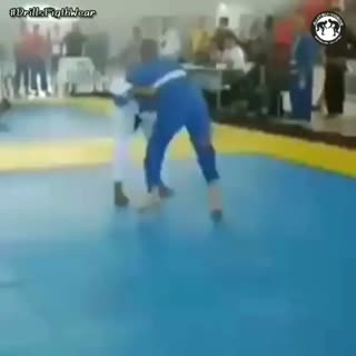 LOL So who got the two points here?
 Repost jiujitsu_videos