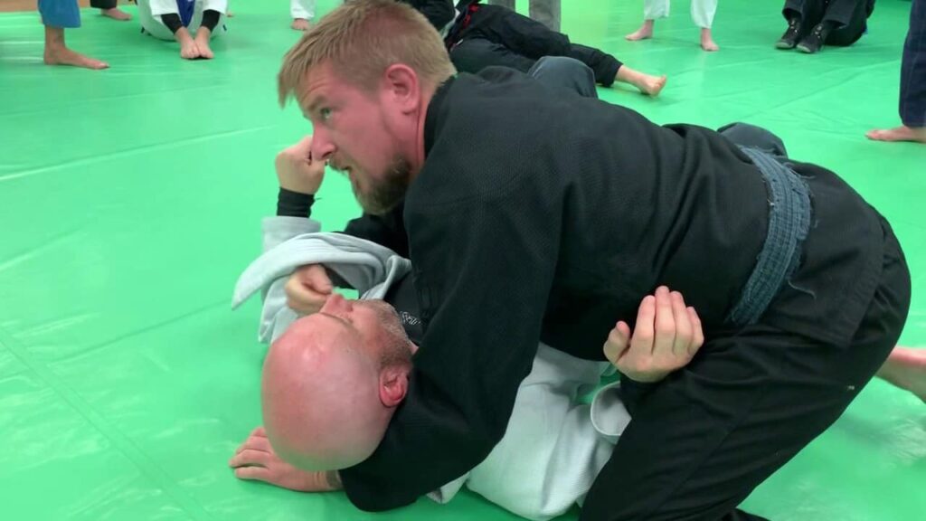Lapel Ezekiel Choke from Side Controll