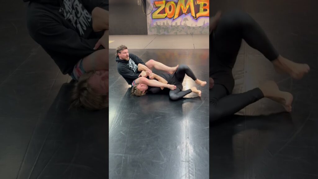 Leave no space with this armbar entry #armbar