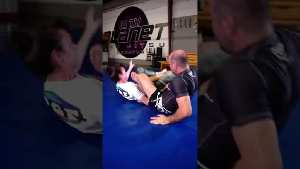 Let your Jiu jitsu flow like water 🌊 #bjj #jiujitsu #shorts