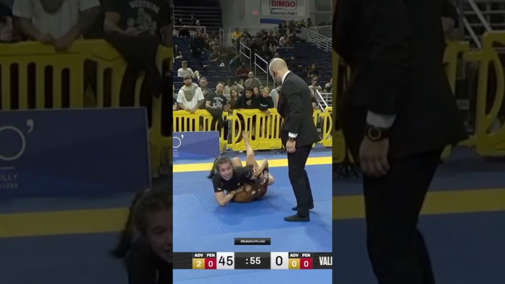 Libby Genge racked up 45 points and the submission to win brown belt lightweight gold🔥