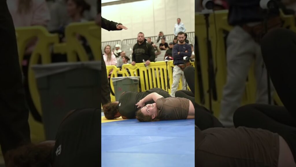 Lillian Marchand showcase a beautiful jiu-jitsu at the @ibjjf No-Gi Worlds 🥇