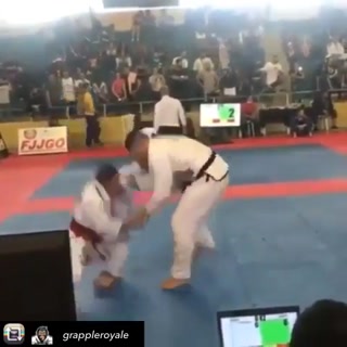 Little man got game! Repost from @grappleroyale - . @ossjitsu Flying armlock by @yurialvesjj!