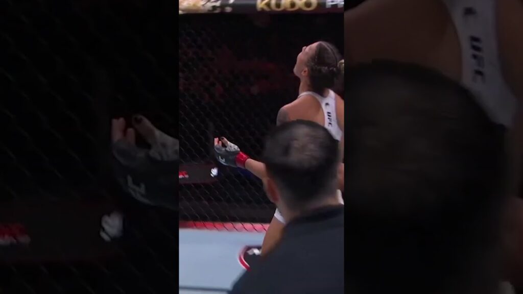 Luana Santos gets the tap!!! π #UFCdenver