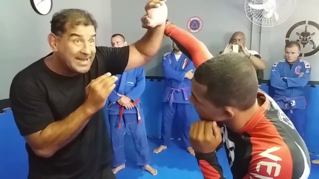 MARCO RUAS ENSINANDO O PULO DO GATO - CONTINUAÇÃO