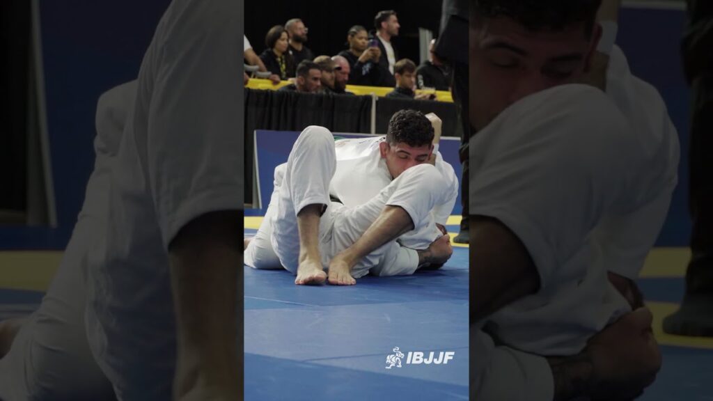 Manuel Ribamar wasted no time to get the finish! #ibjjf #bjj #jiujitsu