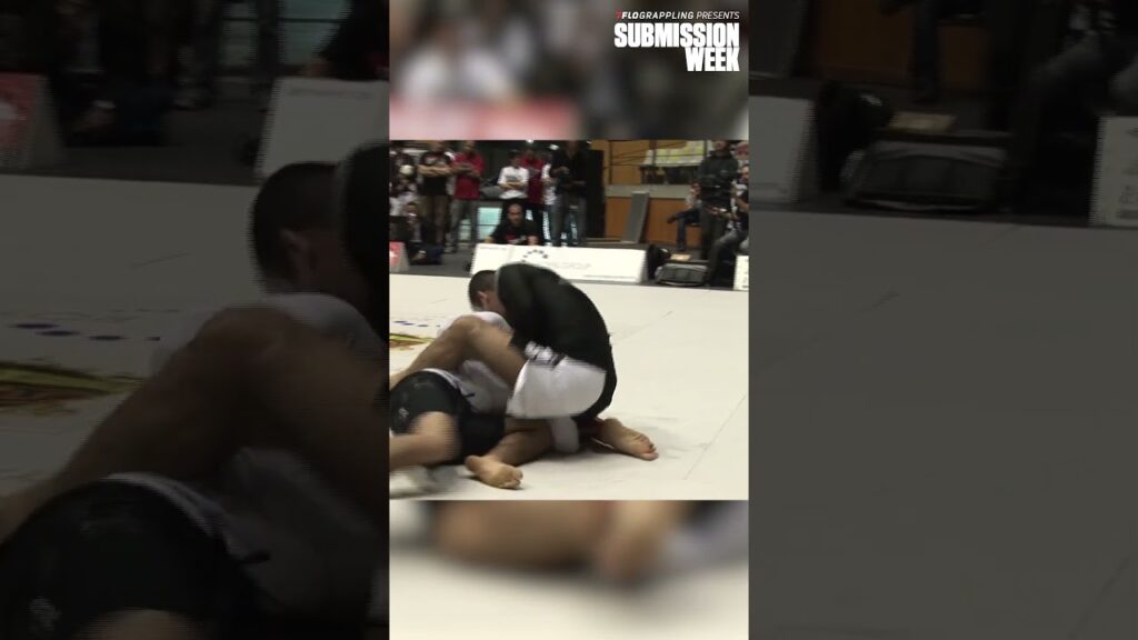 Marcelo Garcia lands his signature 'Marcelotine' at the 2009 ADCC World Championship!