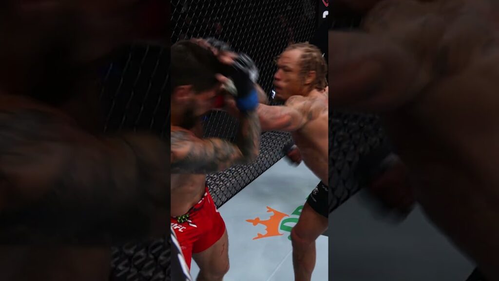 Marcus McGhee was DOMINATING!! π€ #ufcabudhabi