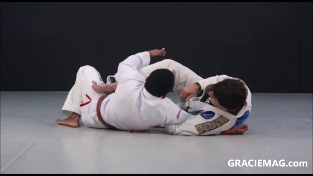 Marcus Meira ensina raspagem com armlock surpresa no Jiu-Jitsu