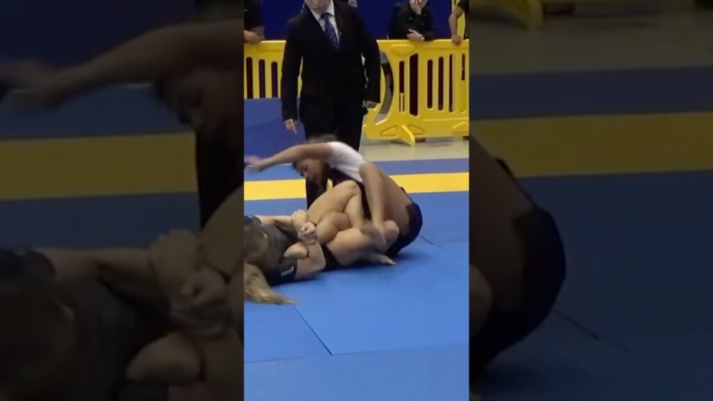 Mayssa Bastos submits her way to the No-Gi Pans final🚀