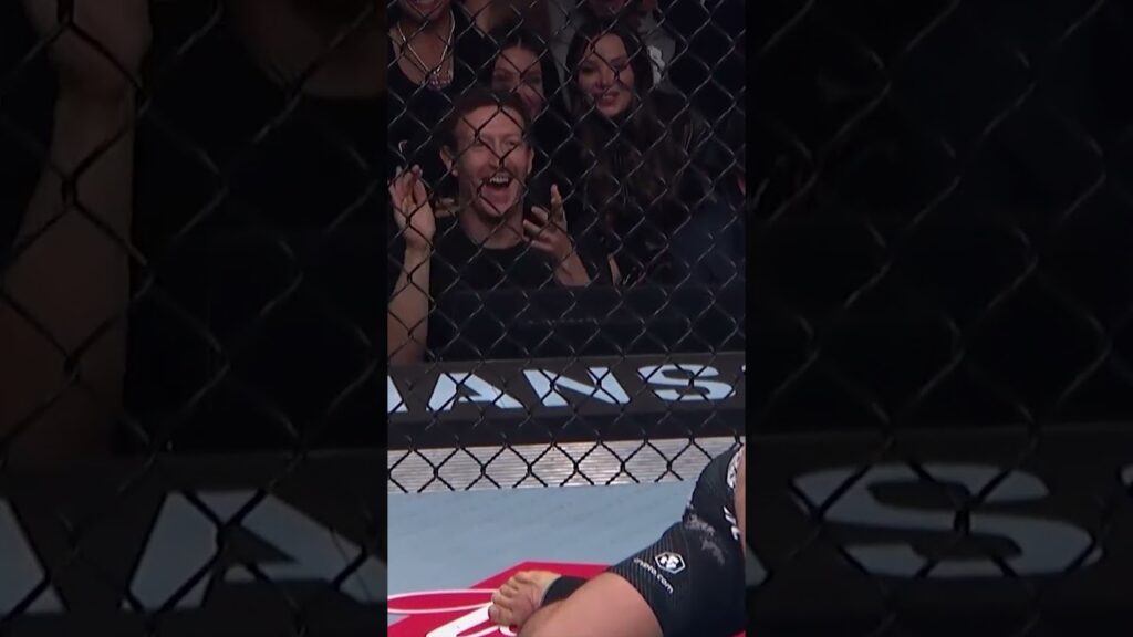 Merab stopped to chat with Zuck mid-fight 🤣