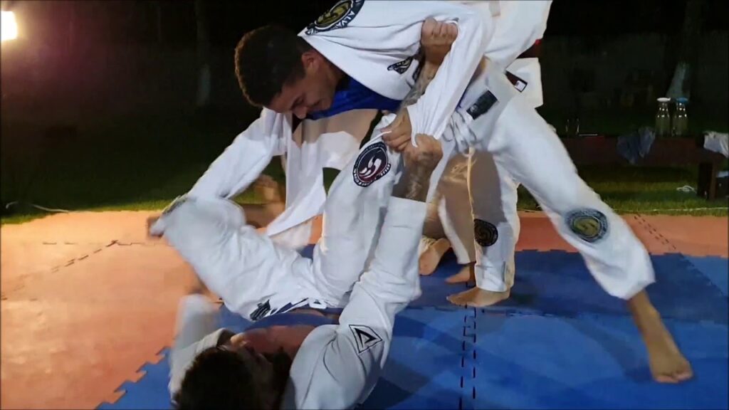 Mestre Álvaro Mansor e o treino ao ar livre da Soul Fighters