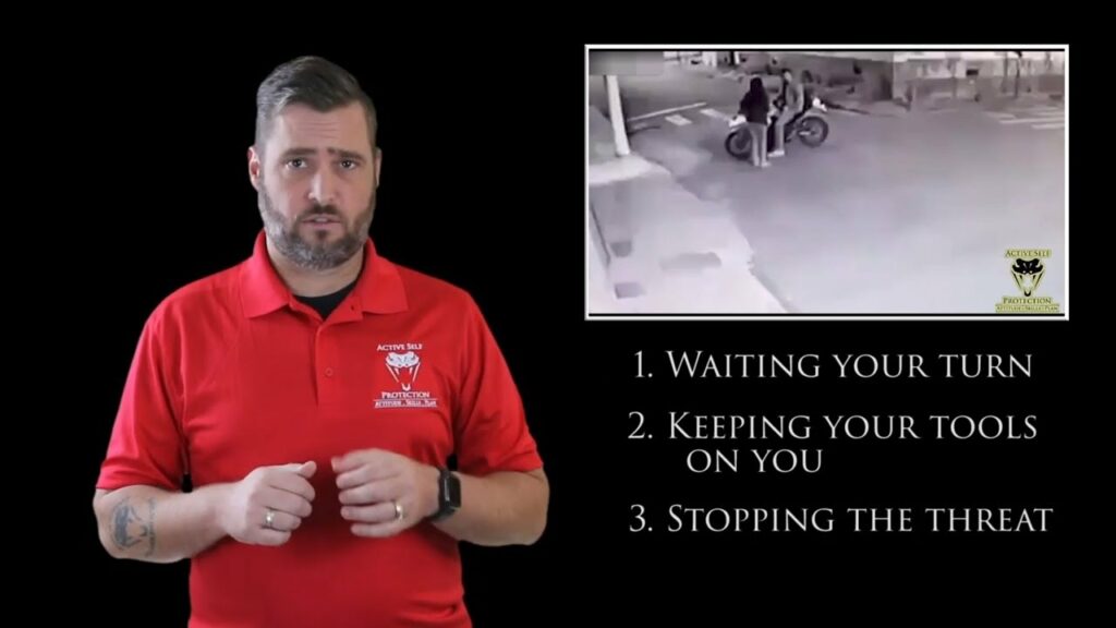 Moto Rider Cleverly Counter-Ambushes Bandit | Active Self Protection