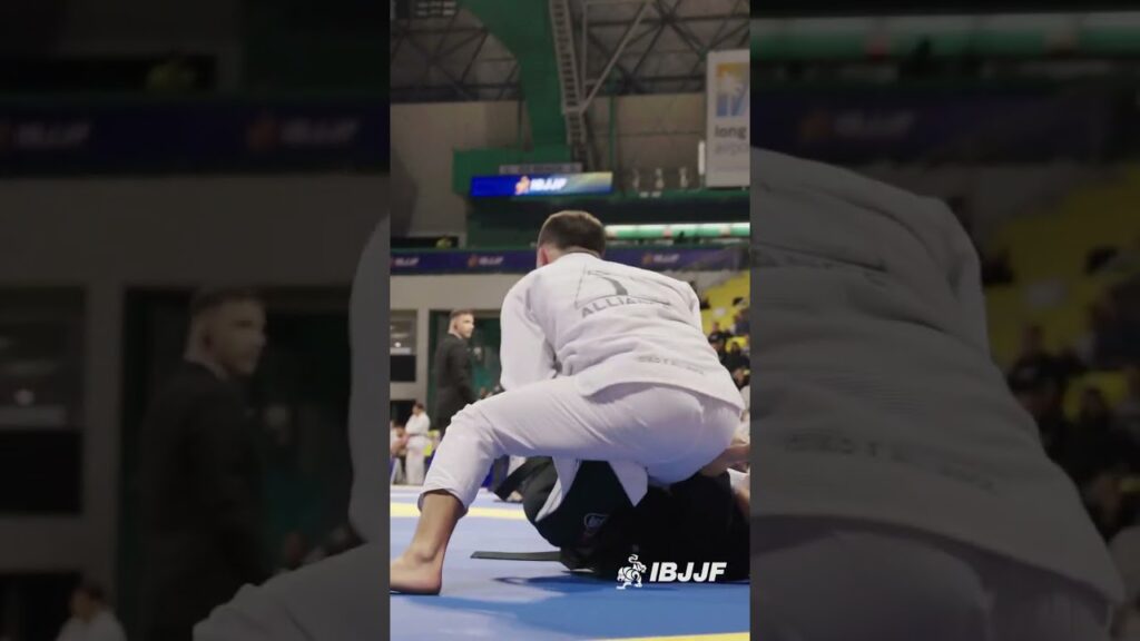 Murilo Amaral is a Submission Hunter!