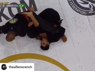 Nasty toehold by Erberth Santos.