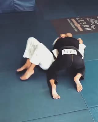Nice drill to escape side control by  @volfbjj .
