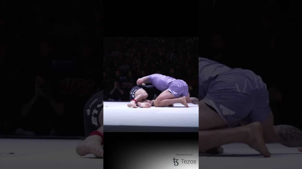 Nicky Rod scores 3 on the guard pass to secure the win over Felipe Pena!