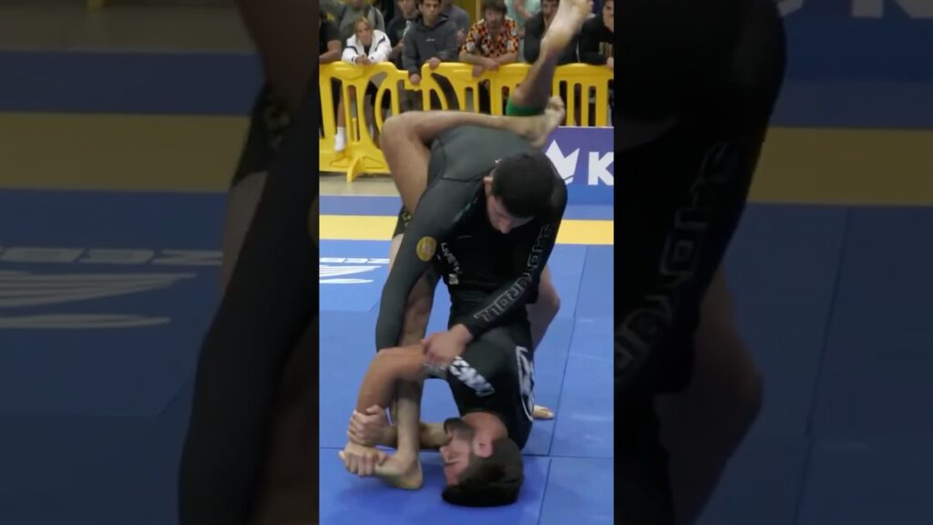 Not your average toe hold😳