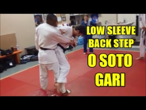 O SOTO GARI USING A LOW SLEEVE BACK STEP ATTACK