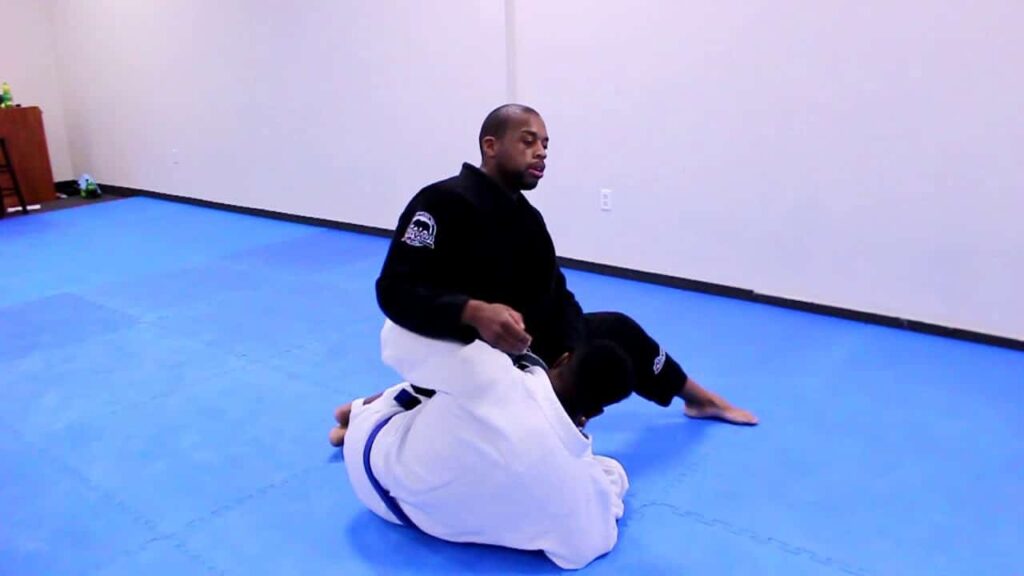 One Way to Finish the Knee Cut Even If You Lose the Underhook Battle