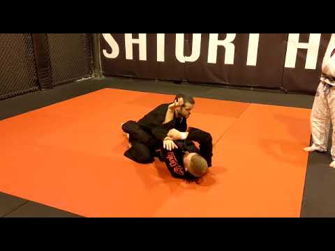 Overhook Triangle from Closed Guard
