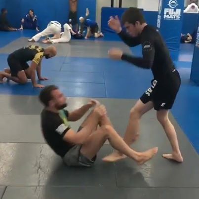 Passing Guard from Guillotine attempt to outside Heelhook by @nickronanbjj