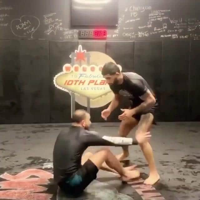 Passing the Giard Into Submission by @nightnight_mma