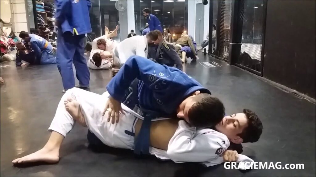 Paulo Packer ensina passagem da meia-guarda para as costas no Jiu-Jitsu
