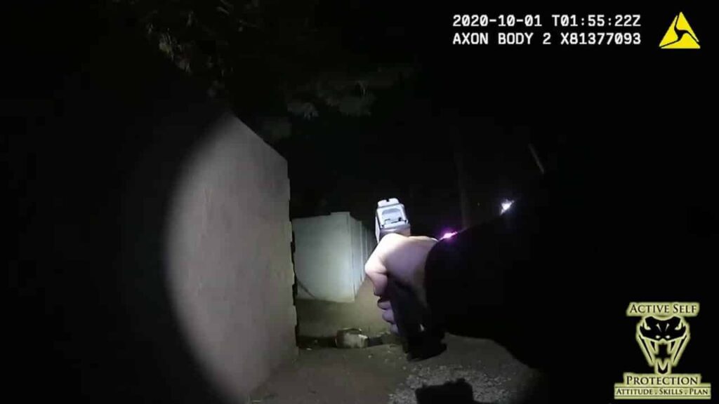 Phoenix Officer Does A Great Job Using Verbal Judo And De-Escalation Techniques