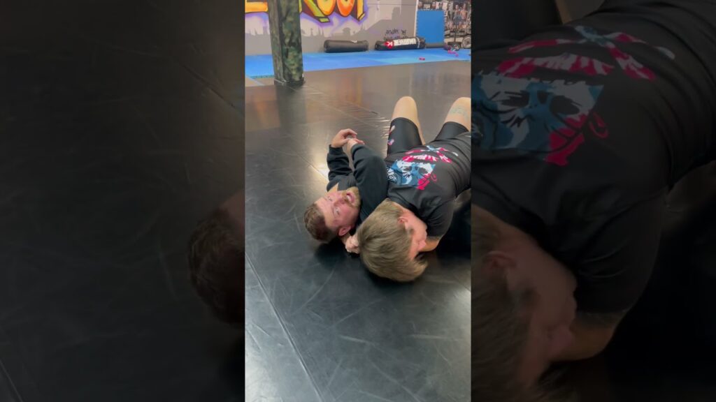 Quick Arm Triangle Escape 🚫💀