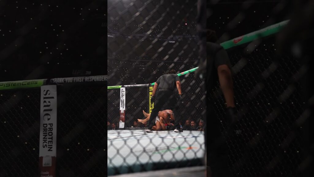 Raoni Barcelos hands Payton Talbott his first loss! 🚨 #ufc311