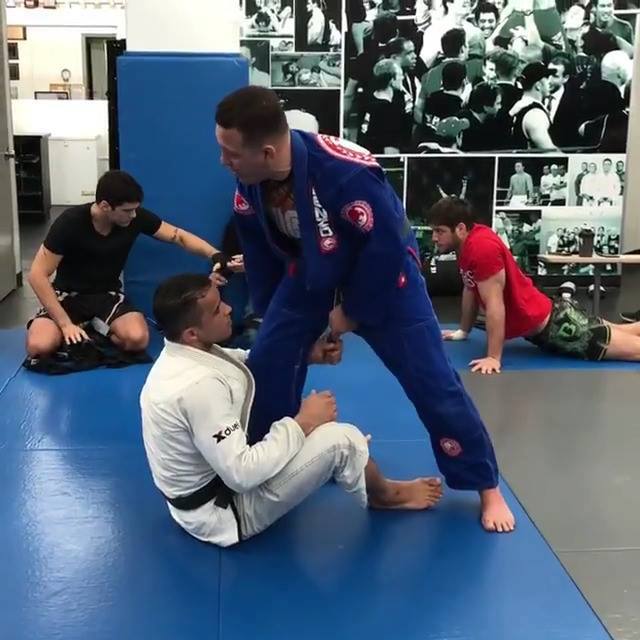 Renzo  Gracie - Loop Choke vs Sit Up Guard