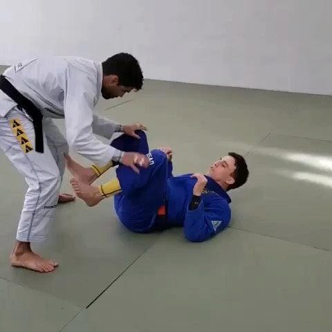 #Repost @thomaslisboajj 
 ・・・
   #jiujitsu #bjj #bjjlifestyle #jiujitsulifes...