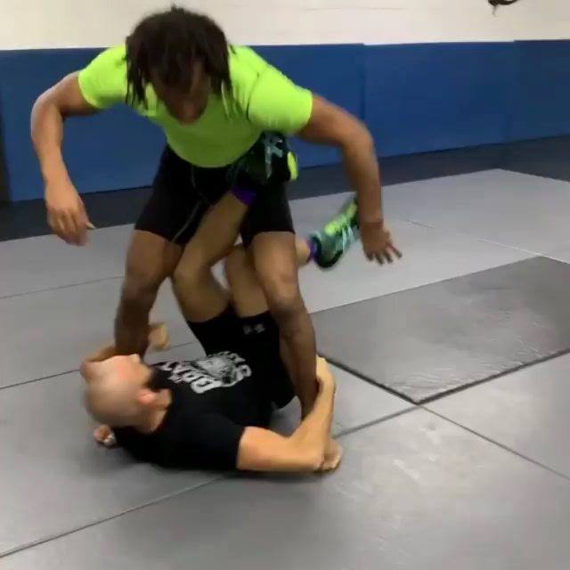 #Repost from Asim Zaidi with TopTech 
  ... 
 I saw this ashi garami drill years...